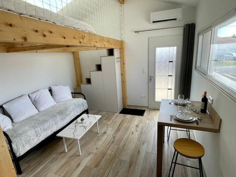 Studio Independant 4 Personnes Pisany Ngoại thất bức ảnh