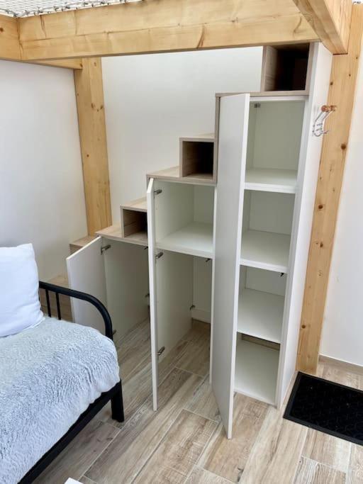 Studio Independant 4 Personnes Pisany Ngoại thất bức ảnh
